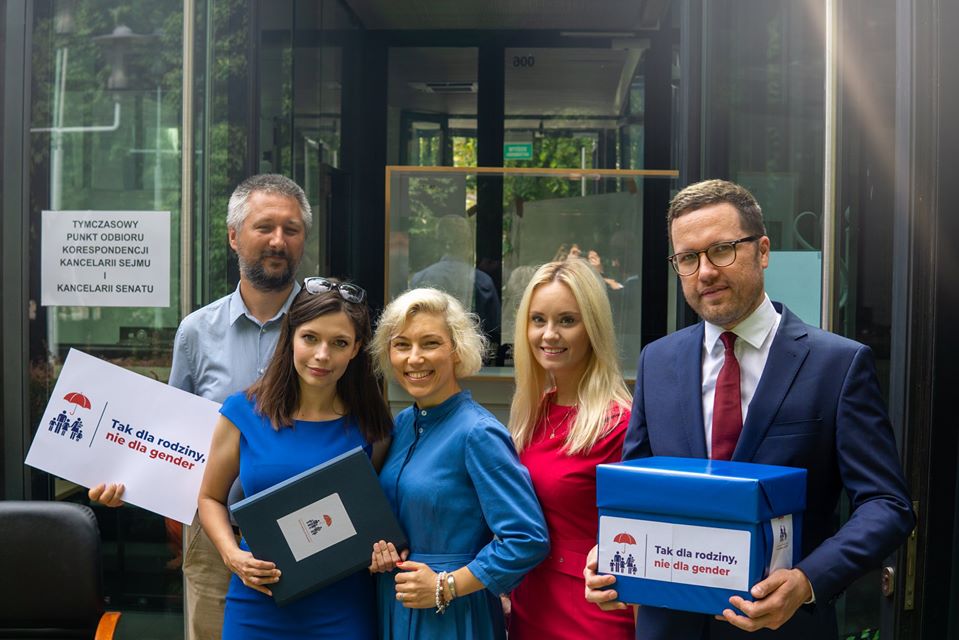 Tak dla rodziny, nie dla gender – Komitet Inicjatywy Ustawodawczej zarejestrowany w Sejmie [WIDEO]