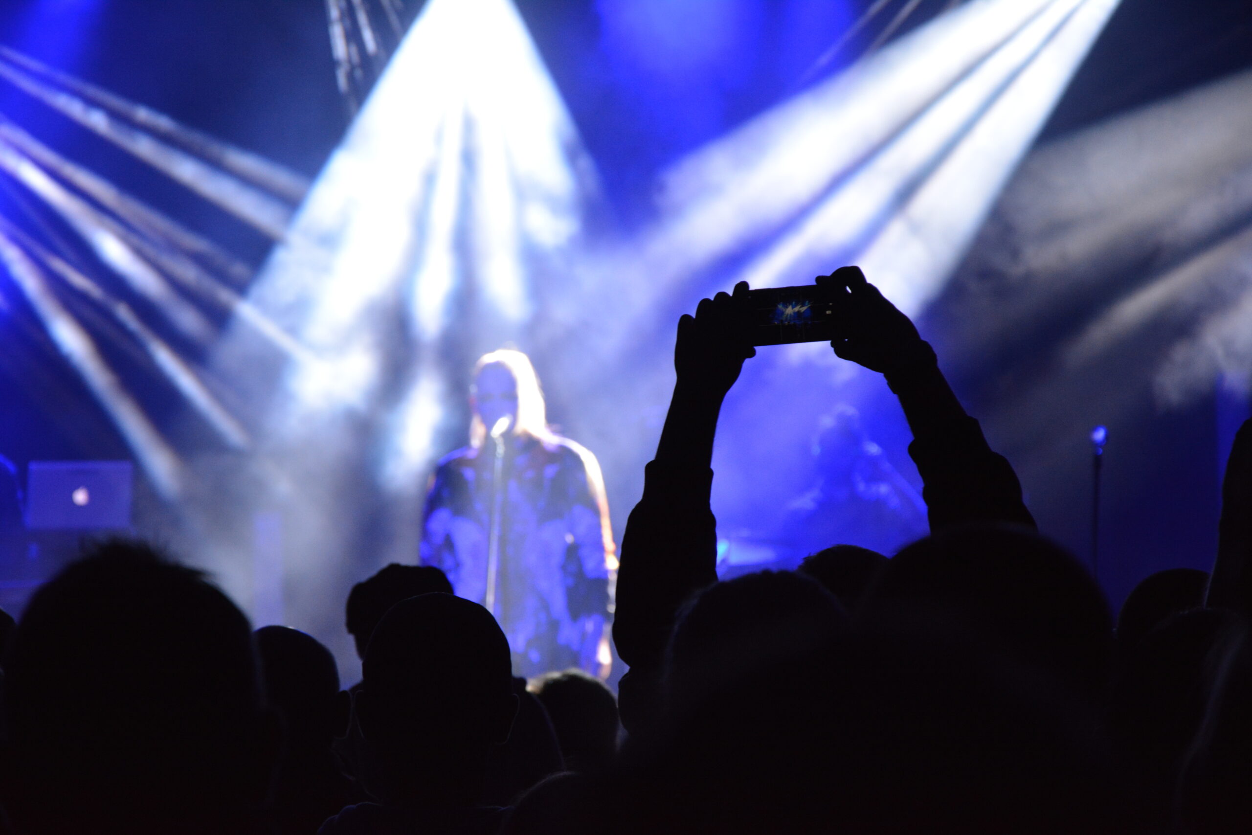 Sąd nie umorzył postępowania w sprawie zdeptania przez „Nergala” obrazu Matki Boskiej