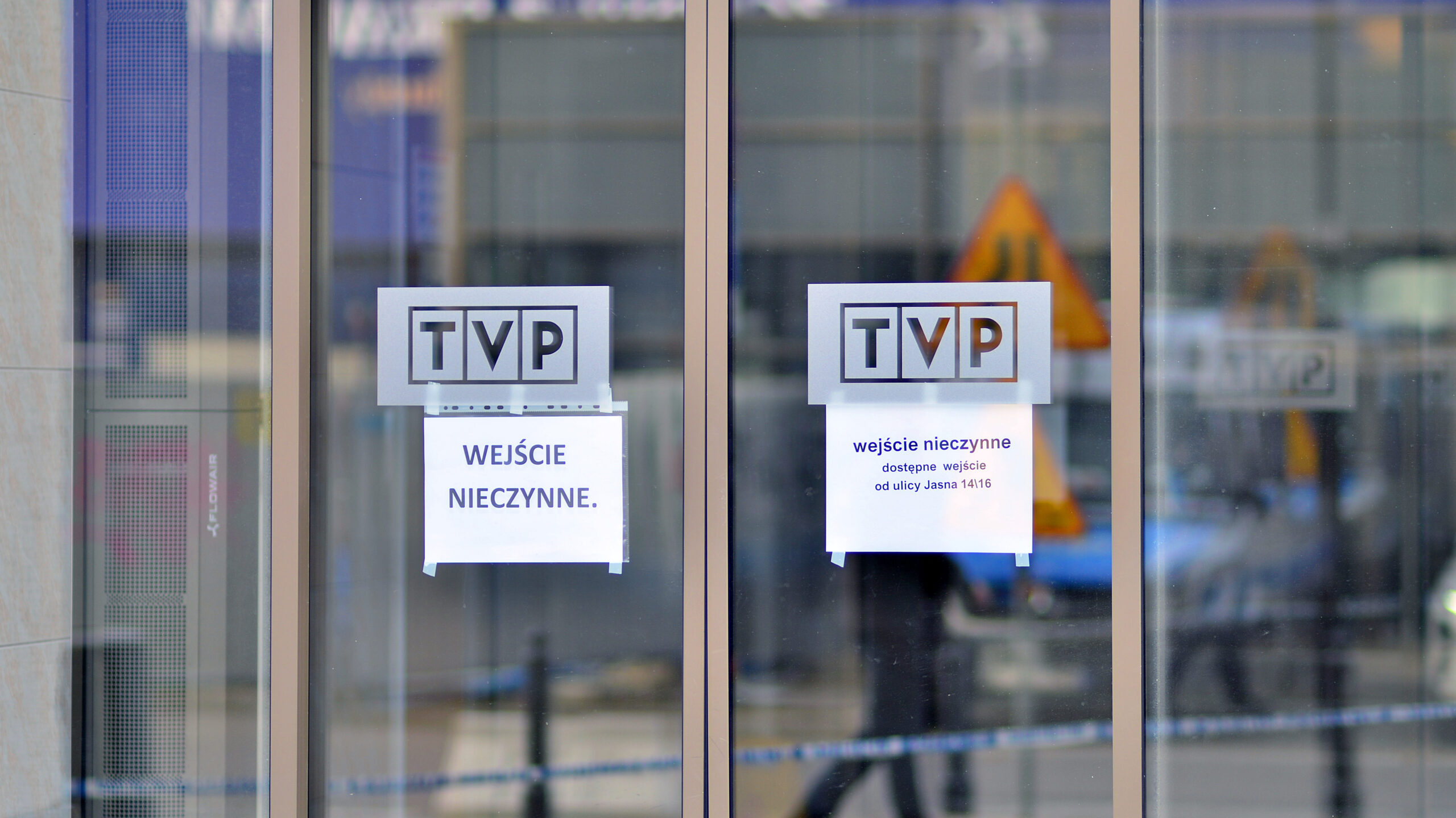 Sytuacja w mediach publicznych po roku rządów KO – bezprawne przejęcie i partyjna propaganda
