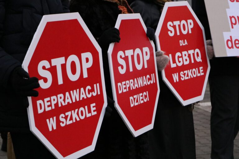 Nie ustajemy w walce o dobrą edukację naszych dzieci – stanowisko Koalicji na Rzecz Ochrony Polskiej Szkoły