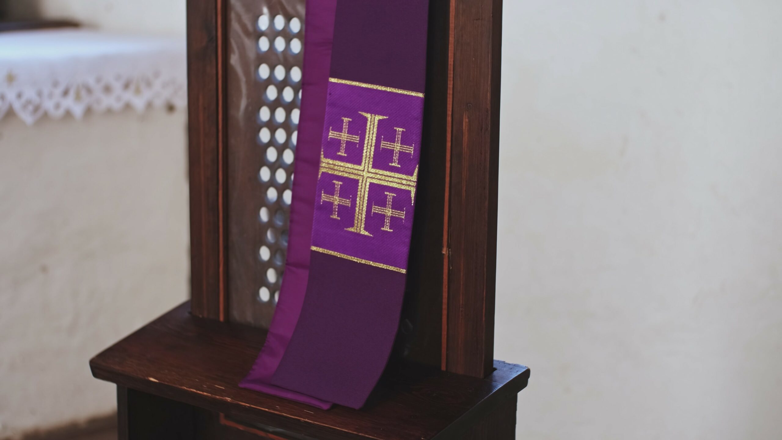 The Strasbourg Court allows Christians to be insulted in their own churches