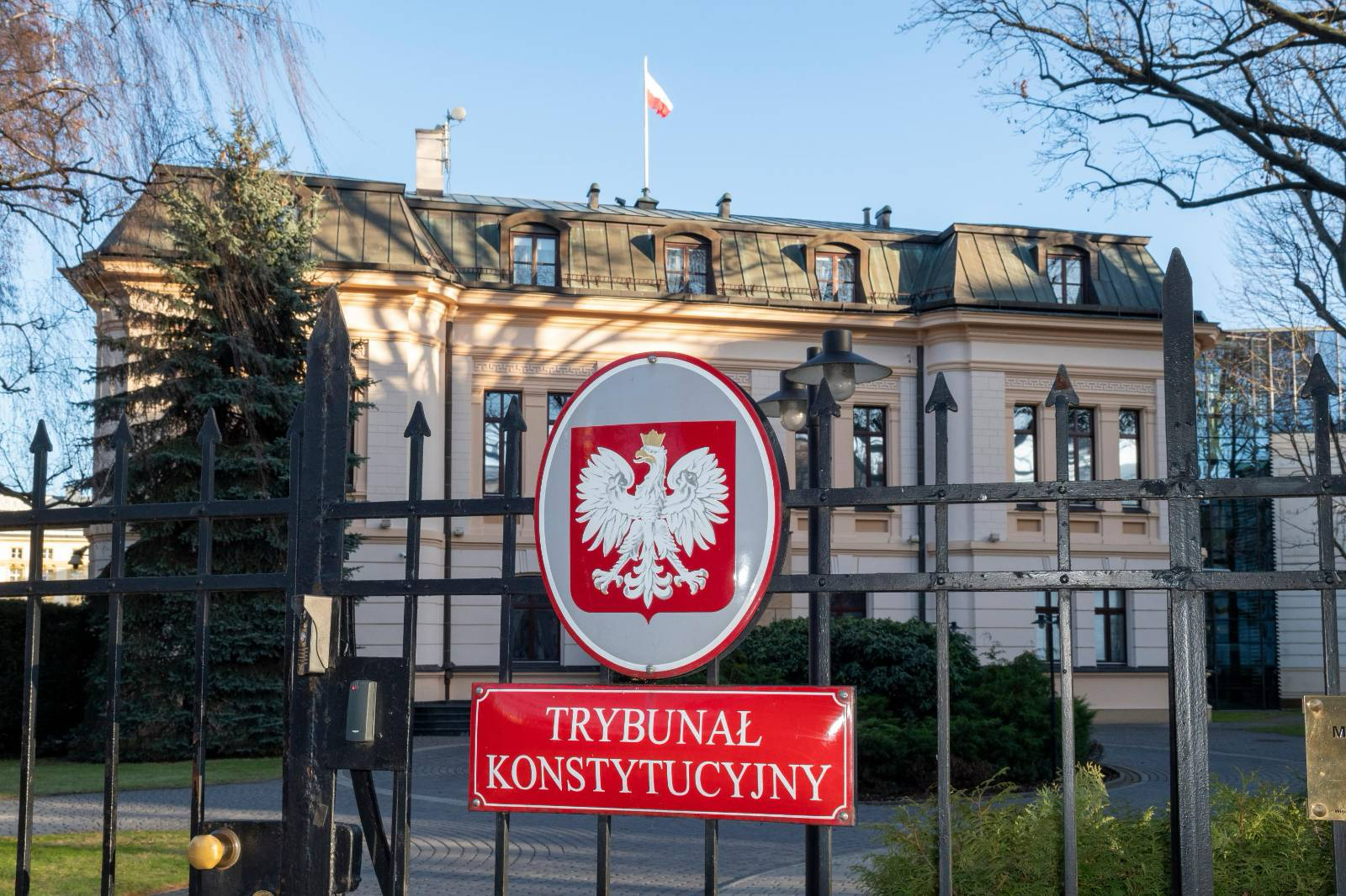 TK potwierdza – wyłączanie sędziów powoływanych od 2018 roku – niekonstytucyjne