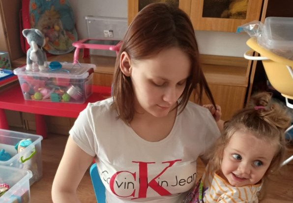 Rodzice zmarłego Oskara wciąż oddzieleni od córki, pomimo pozytywnej opinii biegłego psychologa i pedagoga