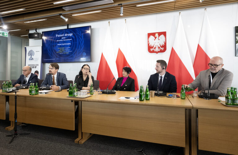 Konferencja „WHO. Wyjść czy zostać”
