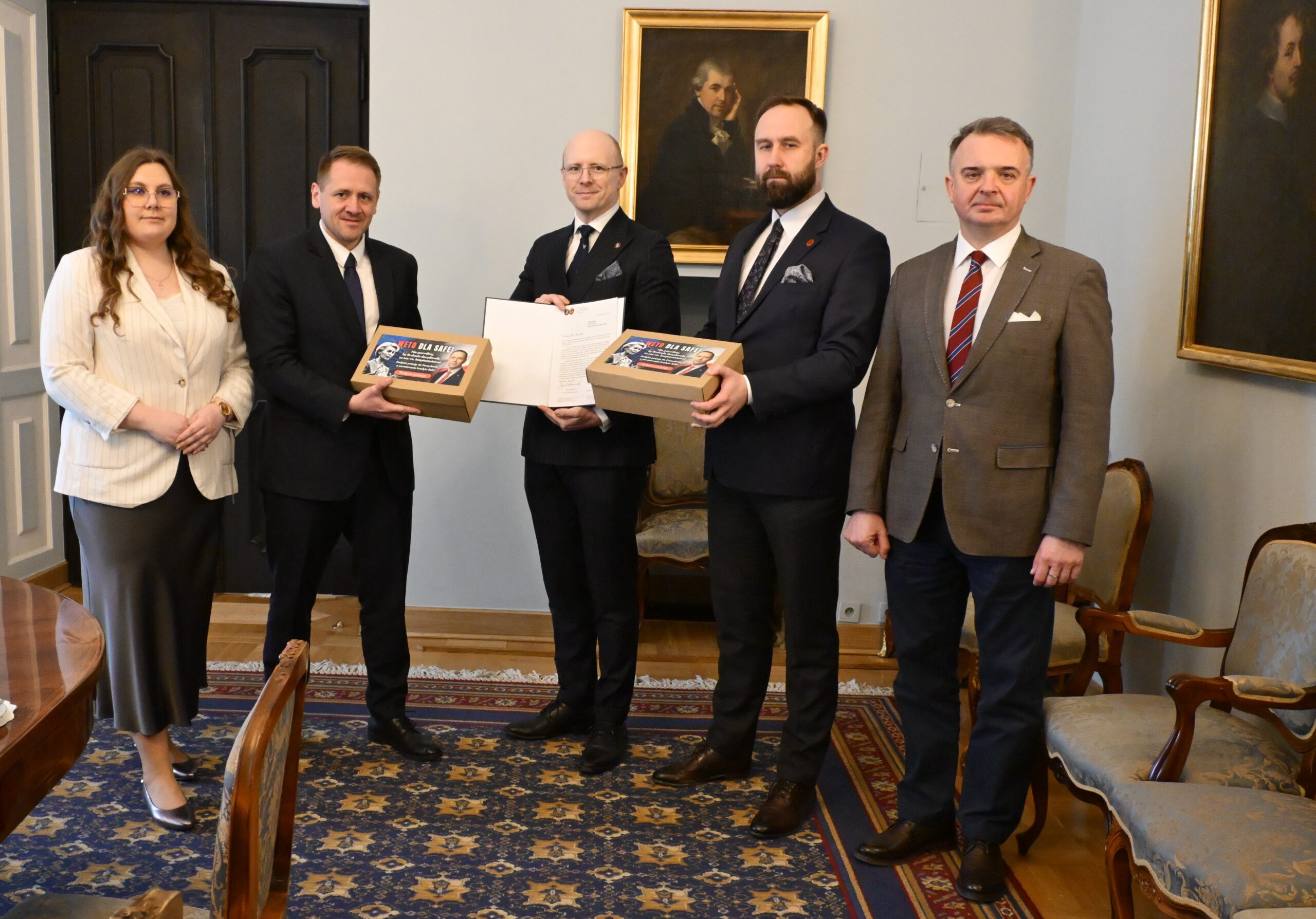 Weto dla SAFE – 40 tys. podpisów trafiło do Kancelarii Prezydenta