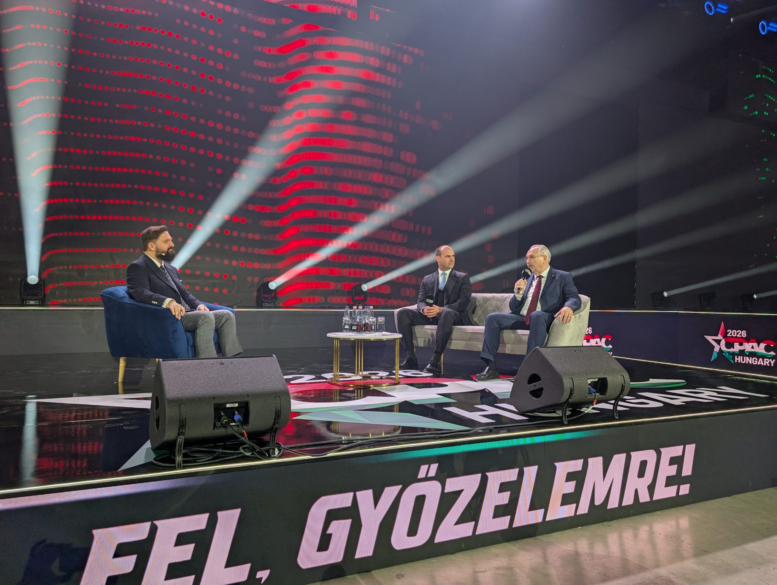 Ostrzeżenie przed „demokracją walczącą” globalnej lewicy na CPAC Hungary 2026