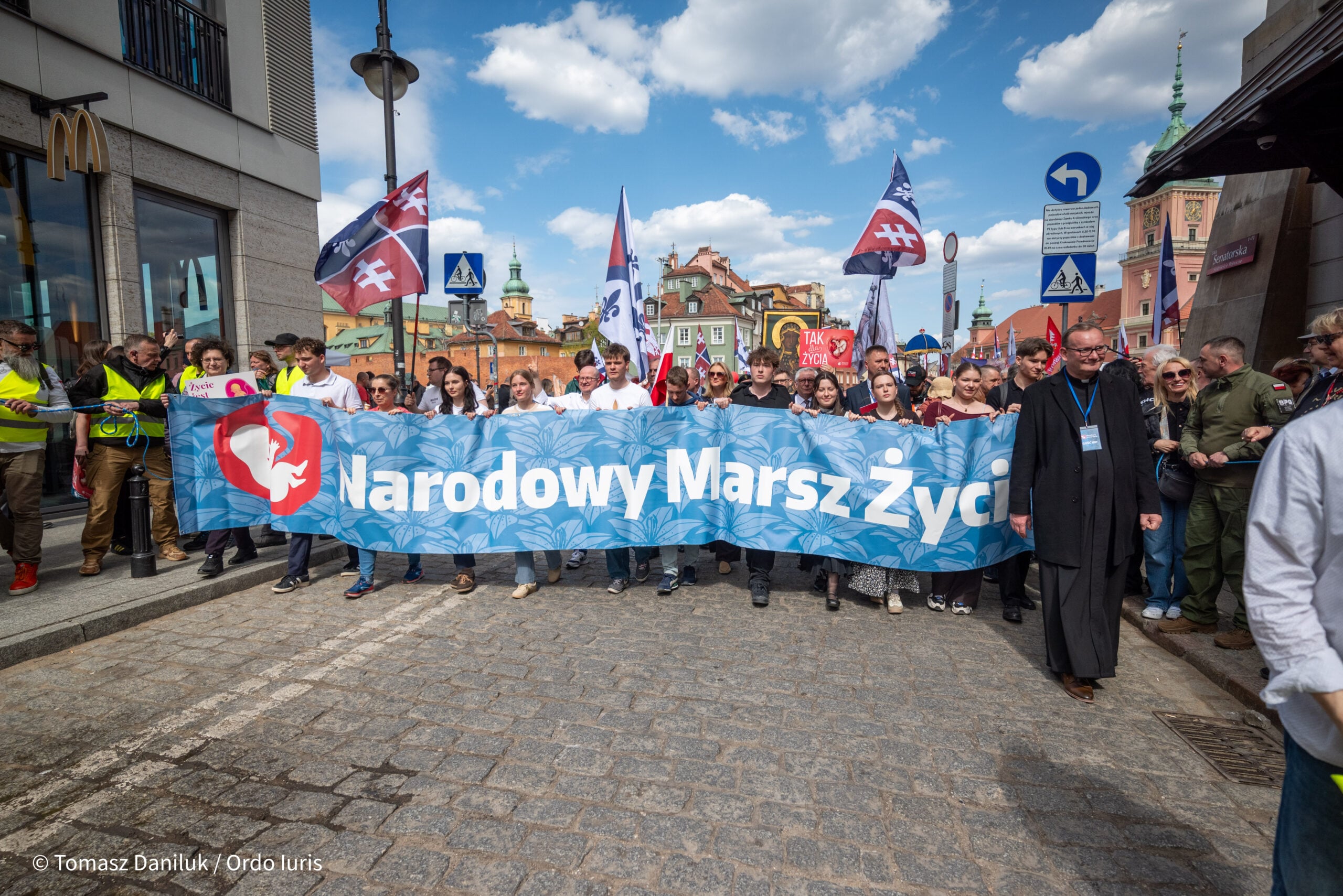 „Znak sprzeciwu wobec podnoszących rękę na dzieci nienarodzone” – Narodowy Marsz Życia