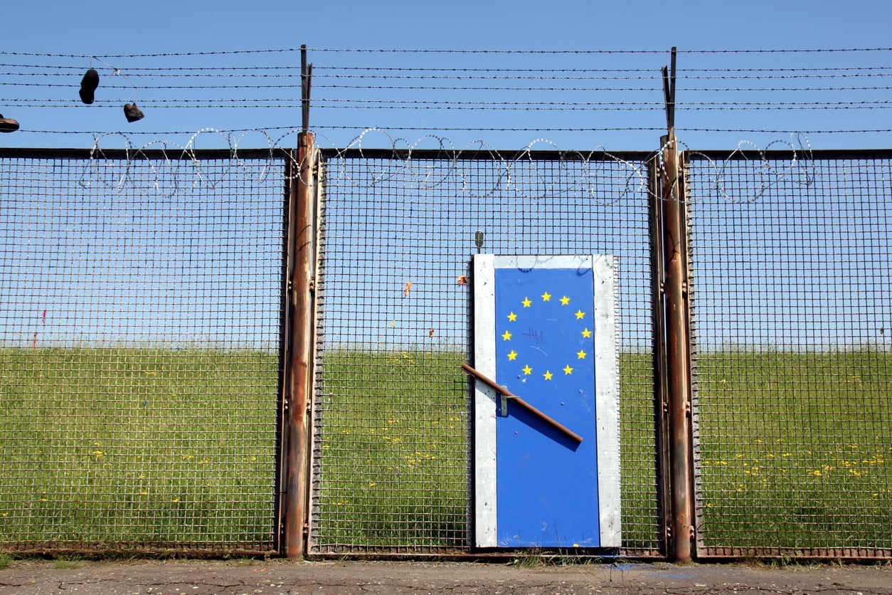 Koniec turystyki deportacyjnej? Parlament Europejski poparł zaostrzenie polityki migracyjnej.