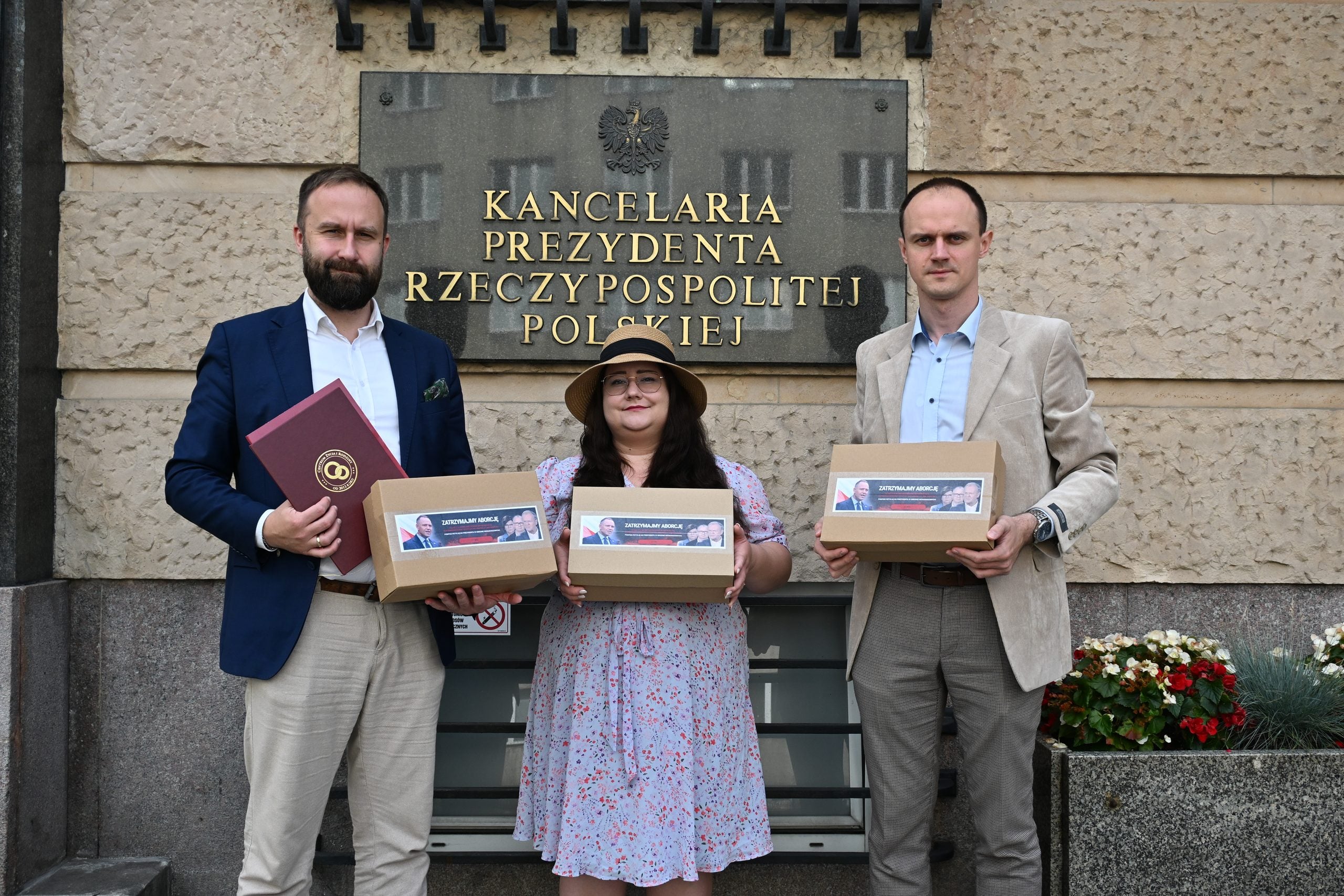 Dwa lata od ogłoszenia aborcyjnych wytycznych. Podpisy w obronie życia trafiły do Prezydenta