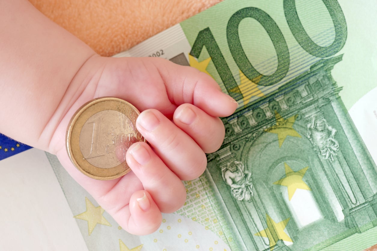 Surogacyjne targi w sercu Warszawy. Ordo Iuris od lat mówi: to nie usługa, to handel ludźmi
